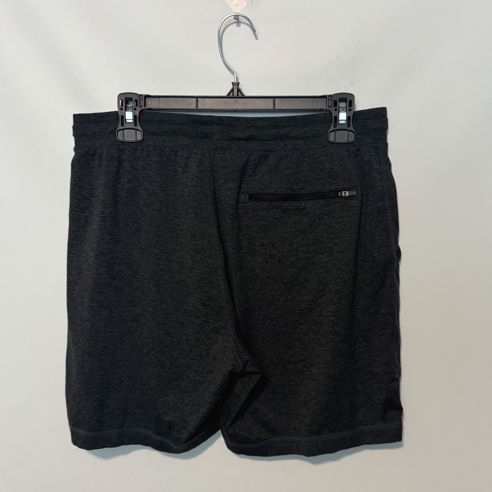 Vuori Ponto Performance Shorts Mens Medium Charcoal Gray Athletic Workout Gym 7" - Picture 5 of 10